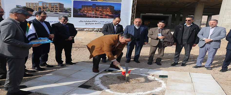 آئین کلنگ‌زنی پروژه برج فناوری پارک علم و فناوری استان سمنان در دهه فجر